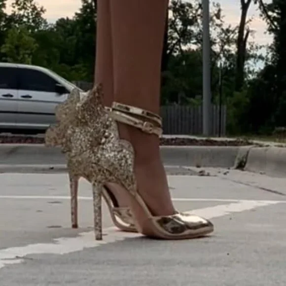 ✨ Gold Butterfly Stiletto Heels | Size 8 | Gently Used ✨ - Picture 6 of 7